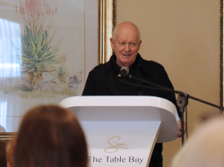 Pieter-Dirk Uys  at the Adele Searll 100 Club